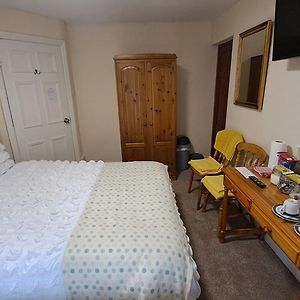 Triple Room Private Bathroom
